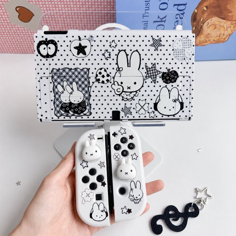 Gaming Console In - Urocze etui ochronne z motywem Miffy